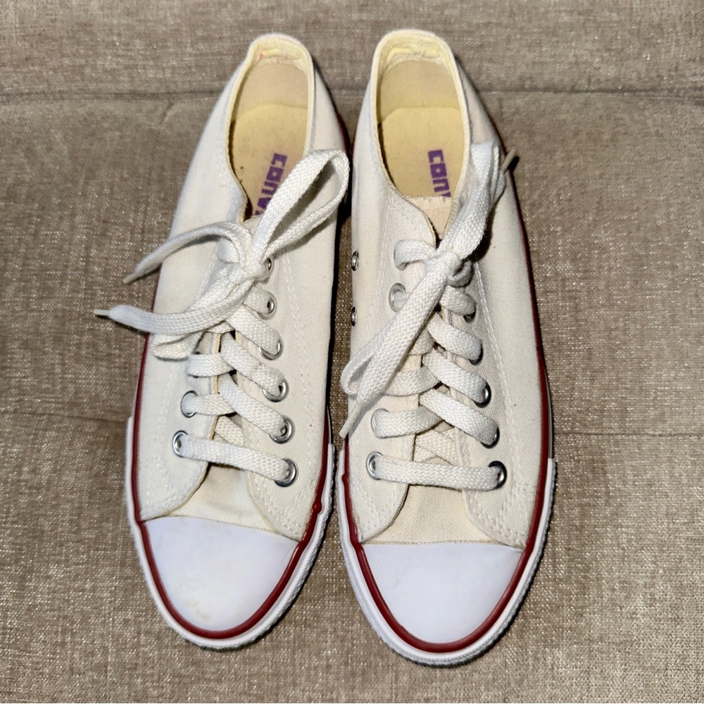 White Converse low tops - 4.5 (6)